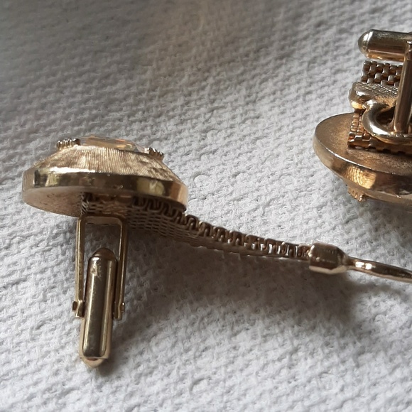Elegant cuff links gold Tone with clear stone - Picture 3 of 4